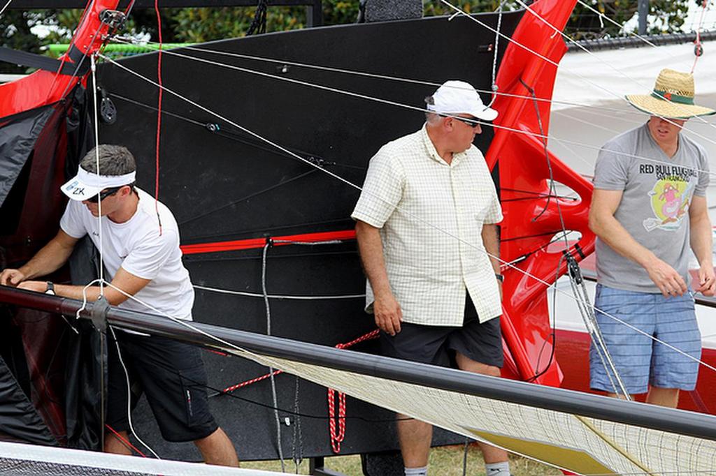 Iain Murray, Scott Babbage and Sam Newton rig the new ’7’ skiff - Day 4 - 3 Buoys Challenge - Sydney Harbour November 3, 2012 © Frank Quealey /Australian 18 Footers League http://www.18footers.com.au